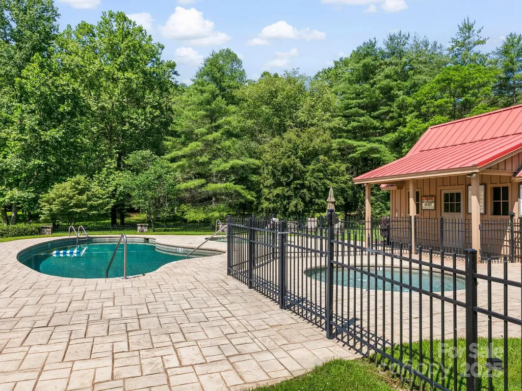 9999 Stone Valley Way Hendersonville NC 28792