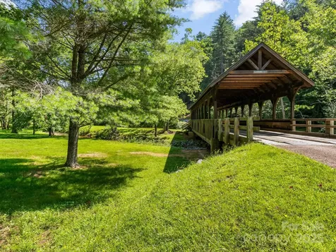 9999 Stone Valley Way Hendersonville NC 28792