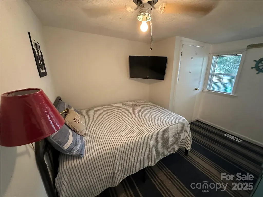 105 Marina Lane New London NC 28127