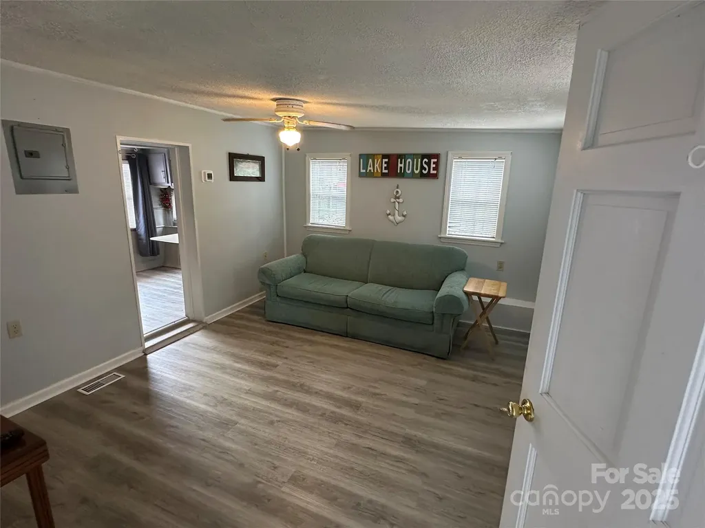 105 Marina Lane New London NC 28127