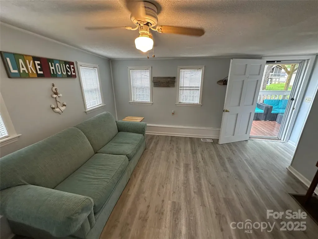 105 Marina Lane New London NC 28127