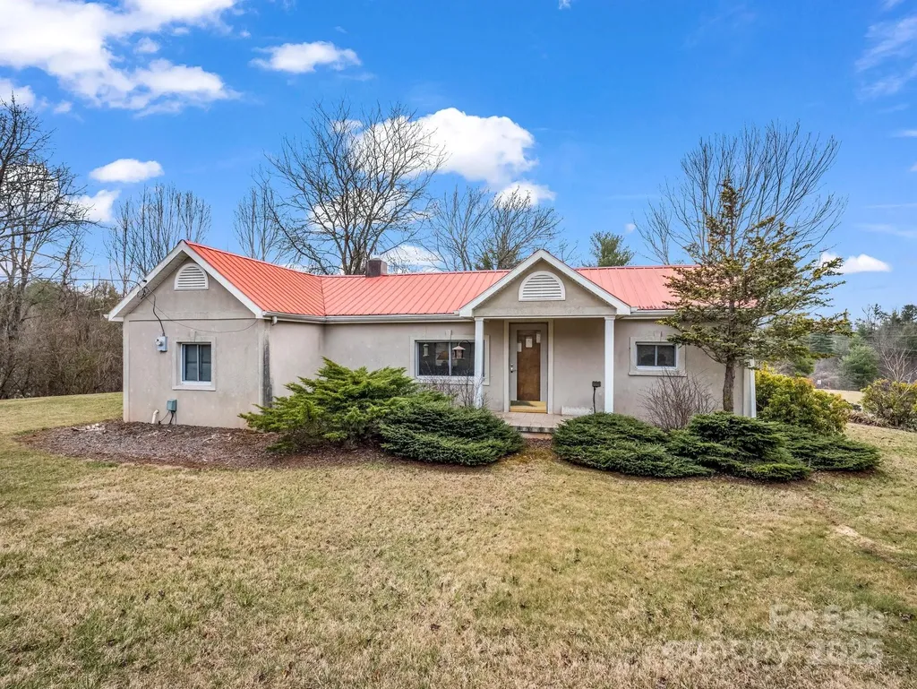55 Settlers Trail Mars Hill NC 28754