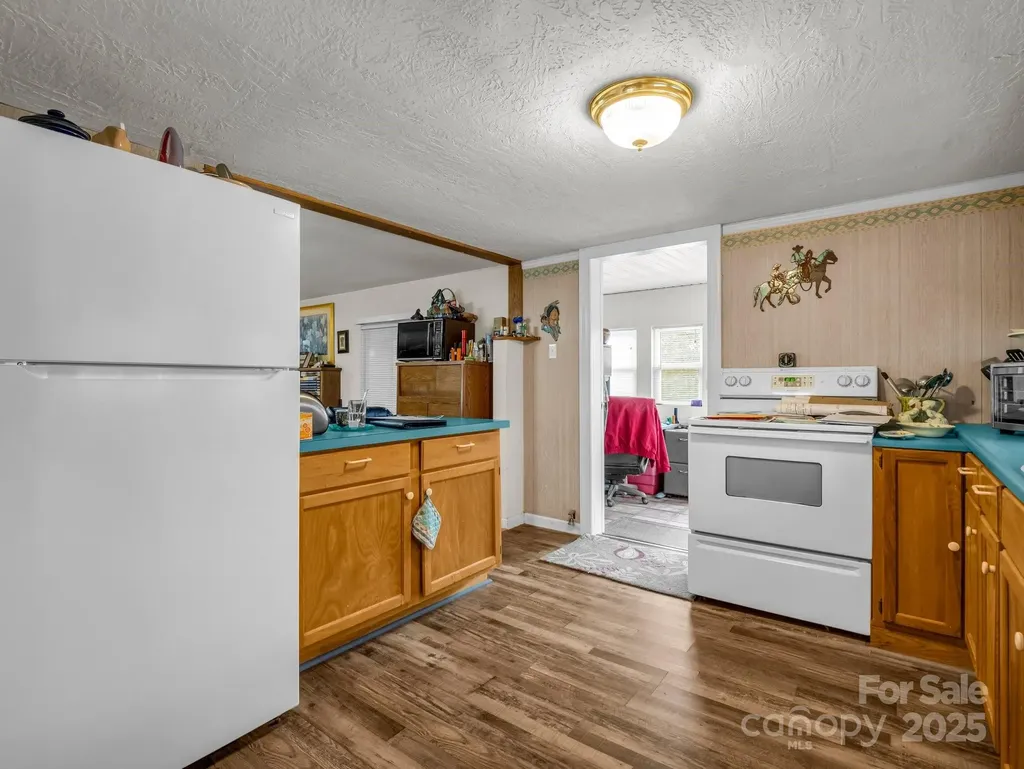 55 Settlers Trail Mars Hill NC 28754