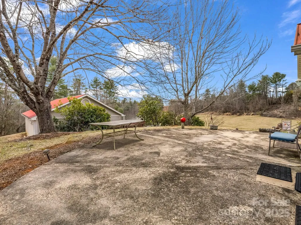 55 Settlers Trail Mars Hill NC 28754