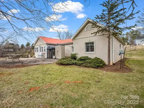 55 Settlers Trail Mars Hill NC 28754