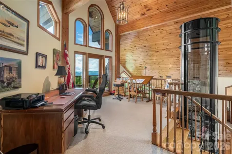 2280 Mountain Air Drive Burnsville NC 28714