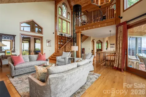 2280 Mountain Air Drive Burnsville NC 28714