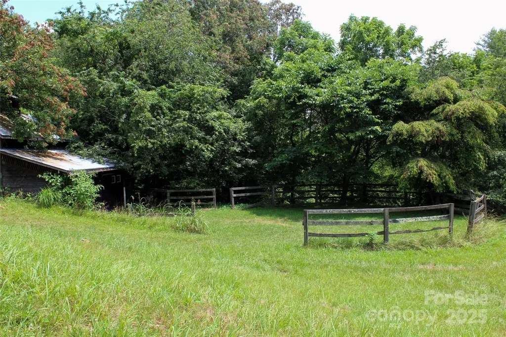 9999 Settlers Trail Mars Hill NC 28754