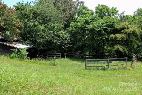 9999 Settlers Trail Mars Hill NC 28754