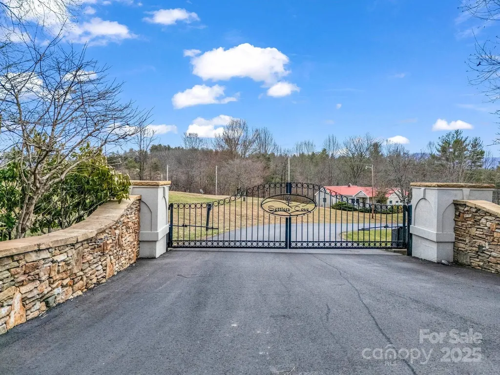 9999 Gabriels Creek Road Mars Hill NC 28754