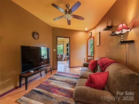2675 Holbert Cove Road Saluda NC 28773