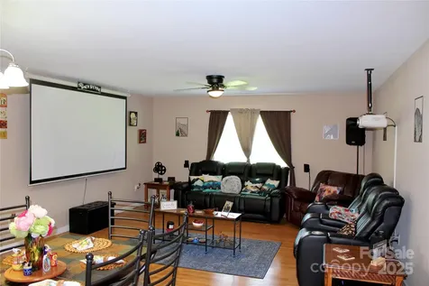 544 Tracy Grove Road Flat Rock NC 28731