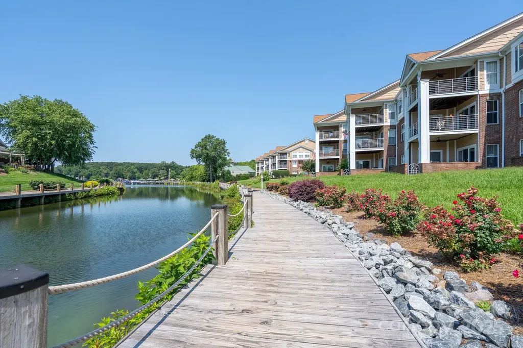 18511 Harborside Drive Cornelius NC 28031