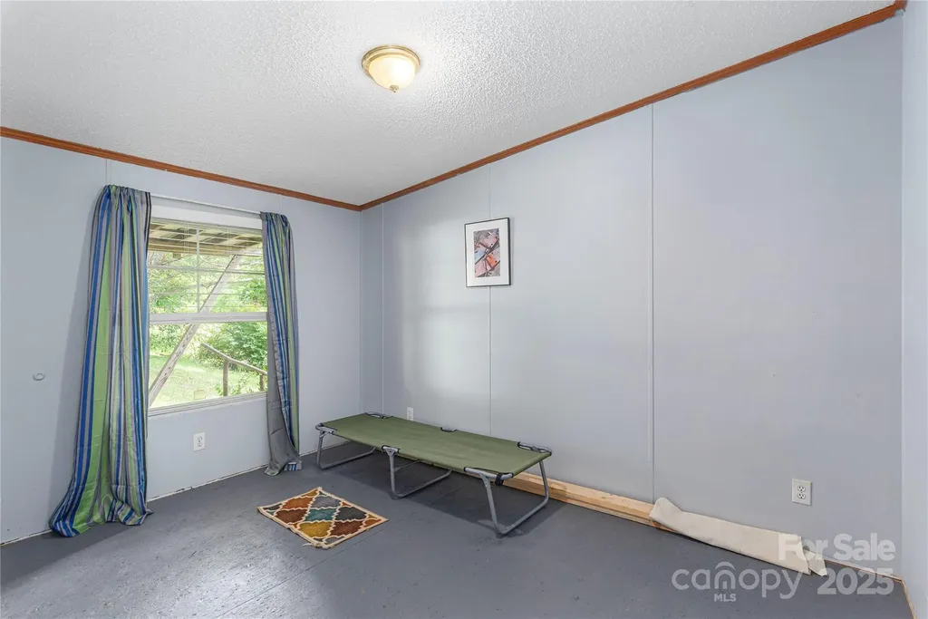 495 Courtney Lane Canton NC 28716