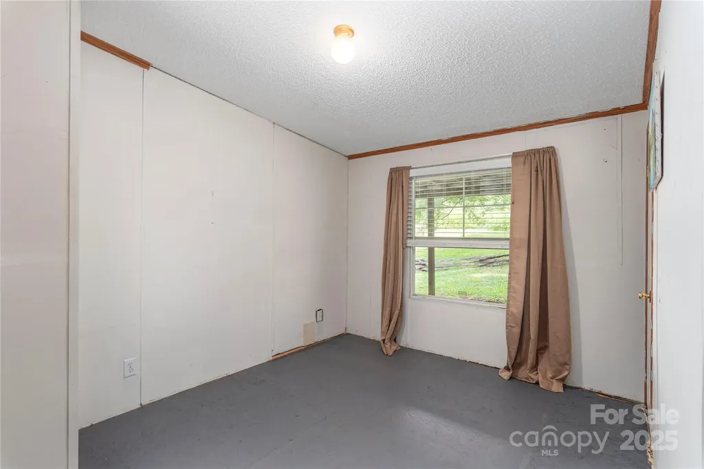495 Courtney Lane Canton NC 28716