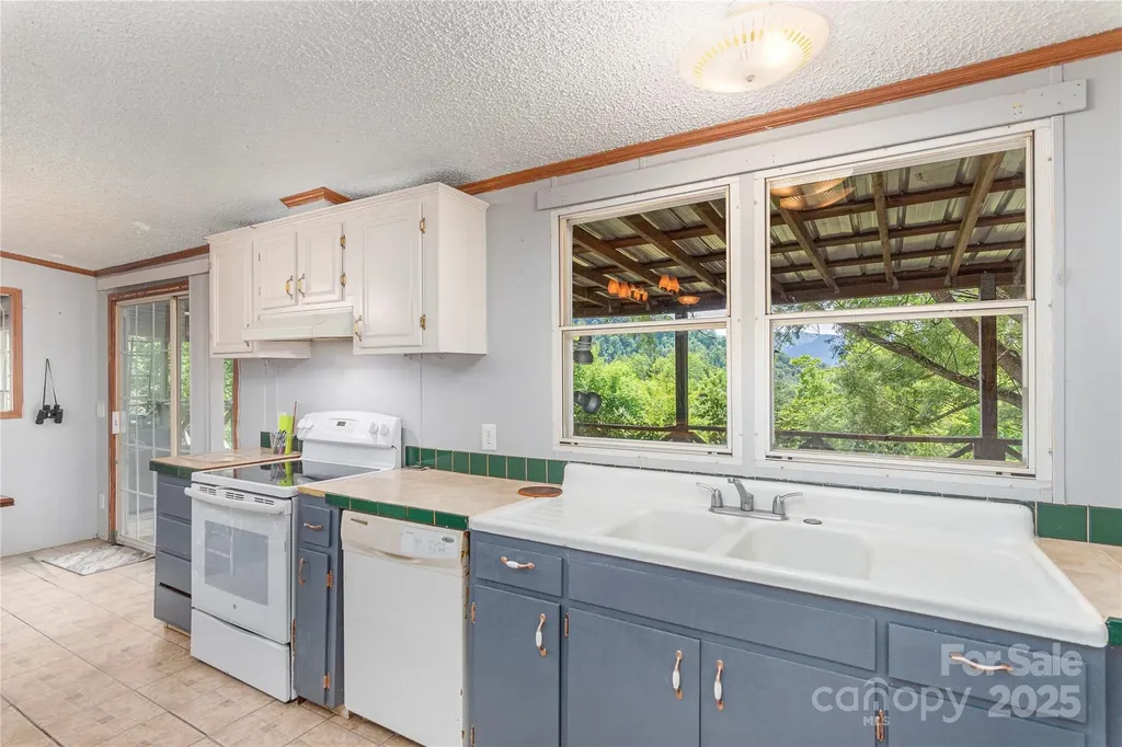495 Courtney Lane Canton NC 28716