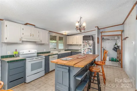 495 Courtney Lane Canton NC 28716