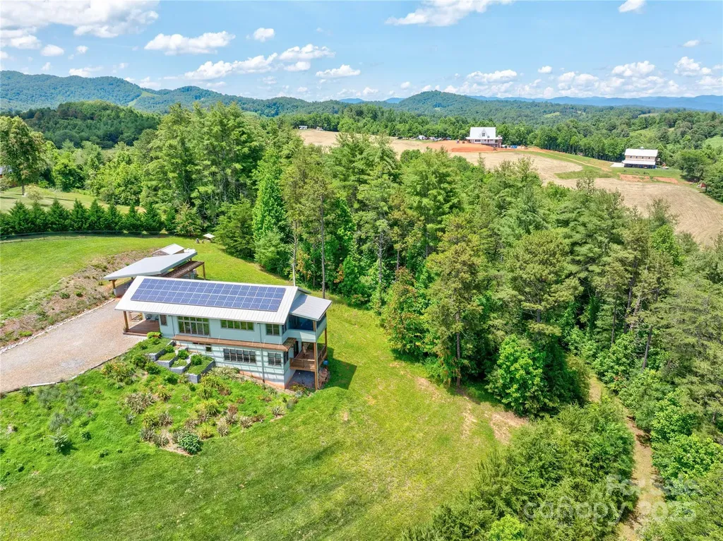 13 New Home Road Marshall NC 28753