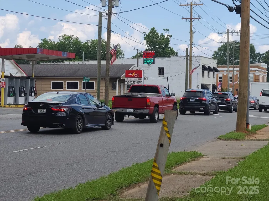 205 W 1st Street Lowell NC 28098