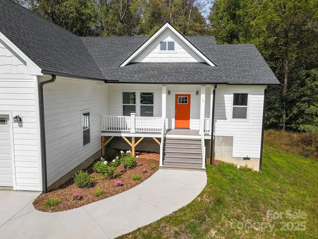 14 Holcombe Road Candler NC 28715