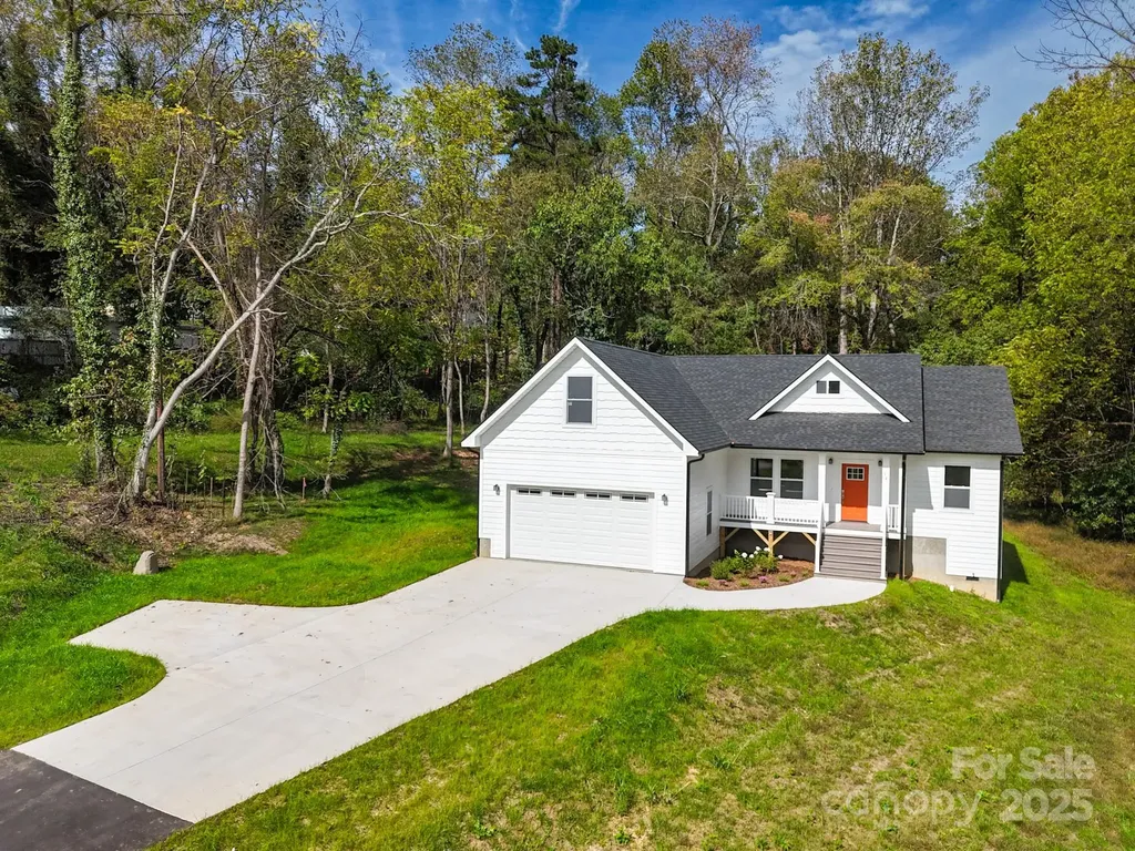 14 Holcombe Road Candler NC 28715