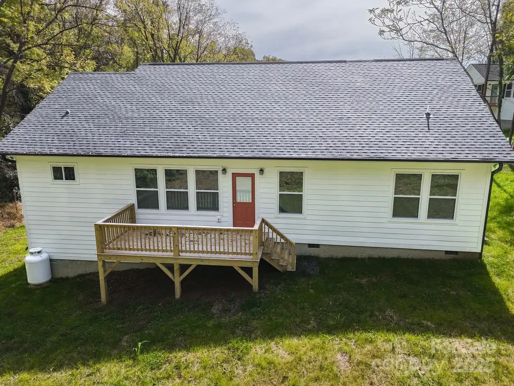 14 Holcombe Road Candler NC 28715