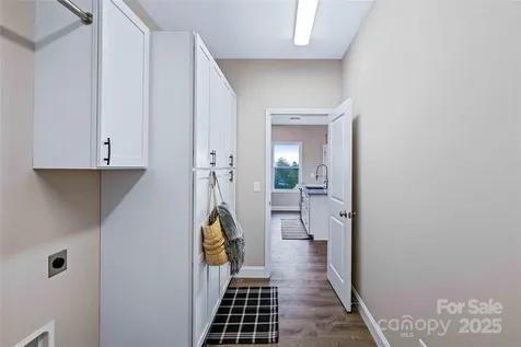 14 Holcombe Road Candler NC 28715