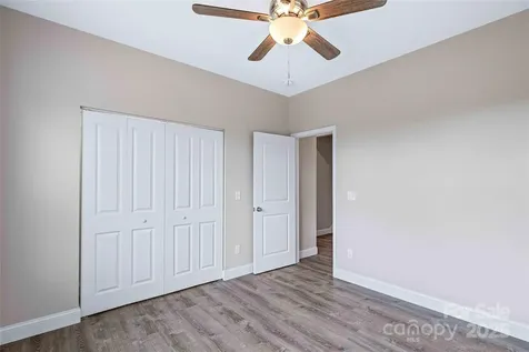 14 Holcombe Road Candler NC 28715