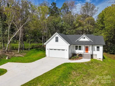 14 Holcombe Road Candler NC 28715