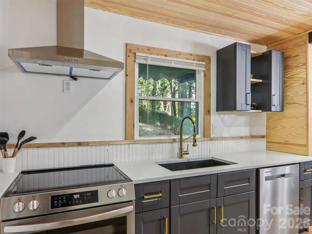 410 Mother In Law Lane Burnsville NC 28714