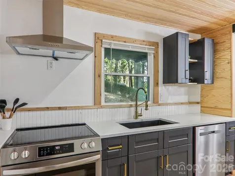 410 Mother In Law Lane Burnsville NC 28714