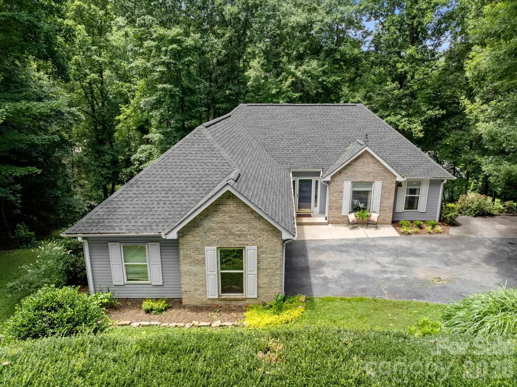 701 Salisbury Road Hendersonville NC 28792