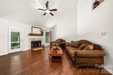 701 Salisbury Road Hendersonville NC 28792