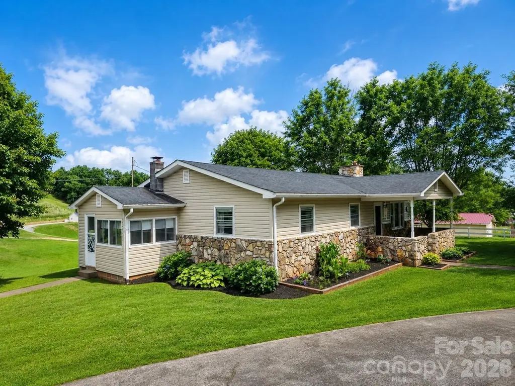 560 Bailey Mountain Road Mars Hill NC 28754