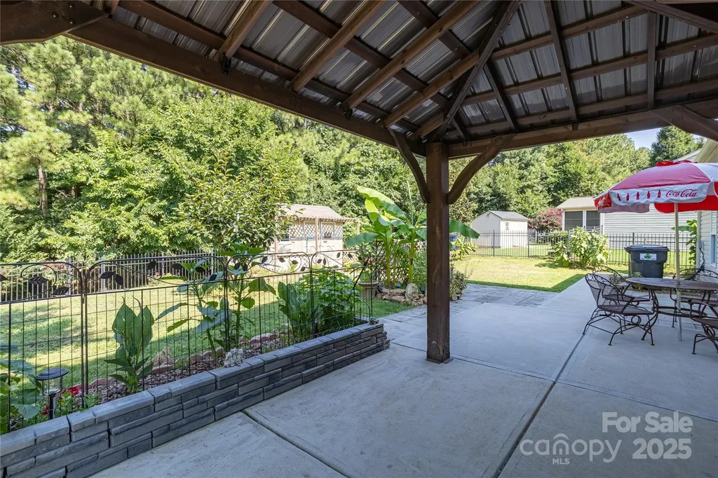 13516 Mallard Lake Road Charlotte NC 28262