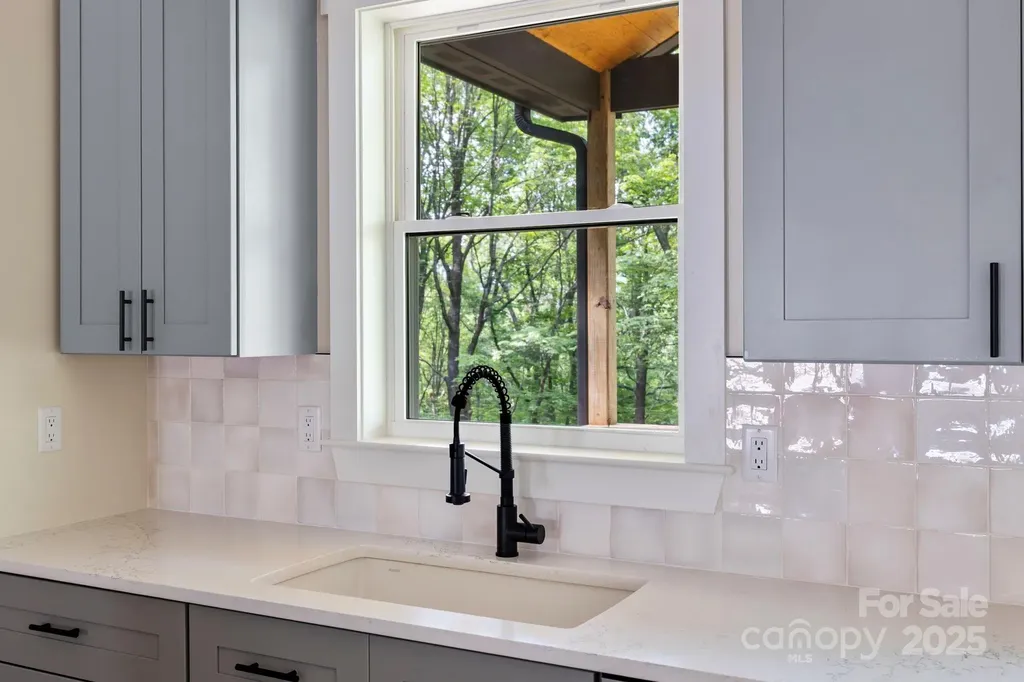 939 Rocky Mountain Road Lake Toxaway NC 28747