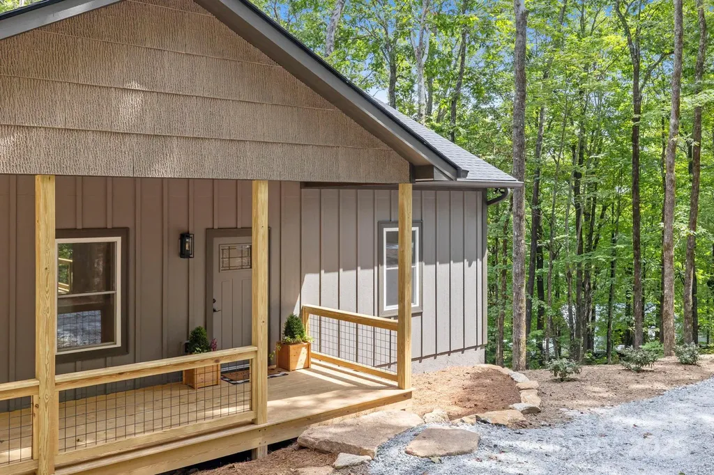 939 Rocky Mountain Road Lake Toxaway NC 28747