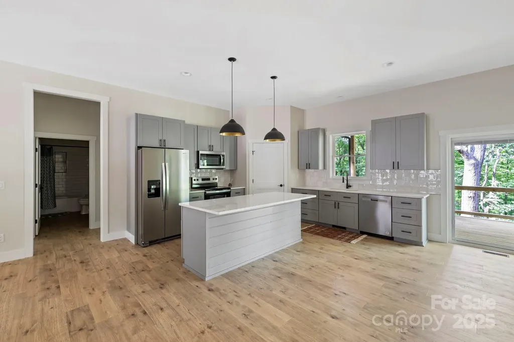 939 Rocky Mountain Road Lake Toxaway NC 28747