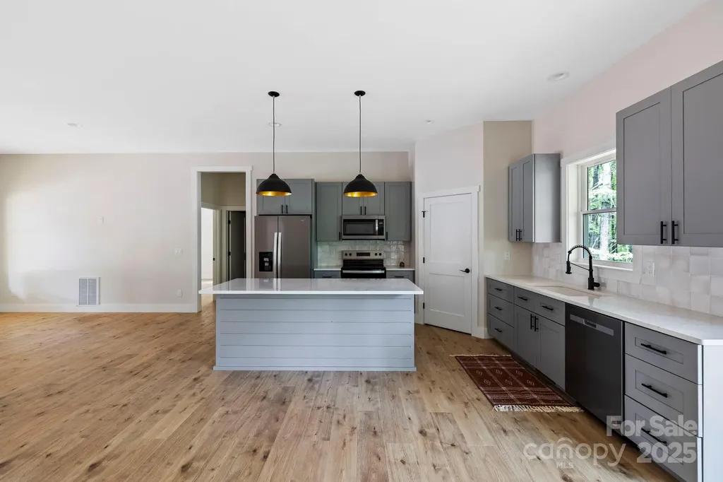 939 Rocky Mountain Road Lake Toxaway NC 28747