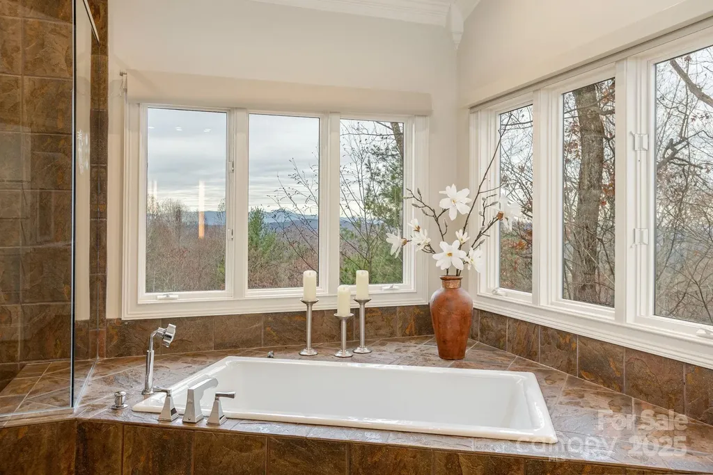 135 Poplar Loop Flat Rock NC 28731