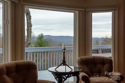 135 Poplar Loop Flat Rock NC 28731