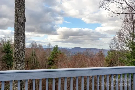 135 Poplar Loop Flat Rock NC 28731