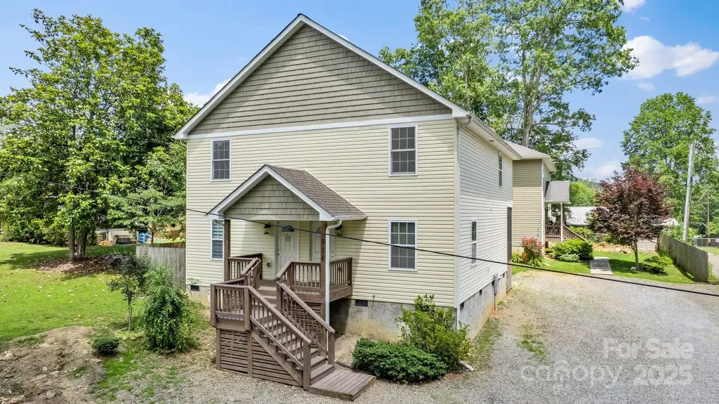 212 & 214 Portmanvilla Road Black Mountain NC 28711