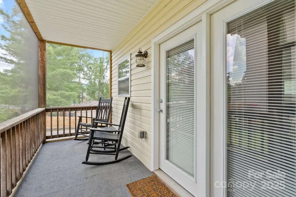 212 & 214 Portmanvilla Road Black Mountain NC 28711