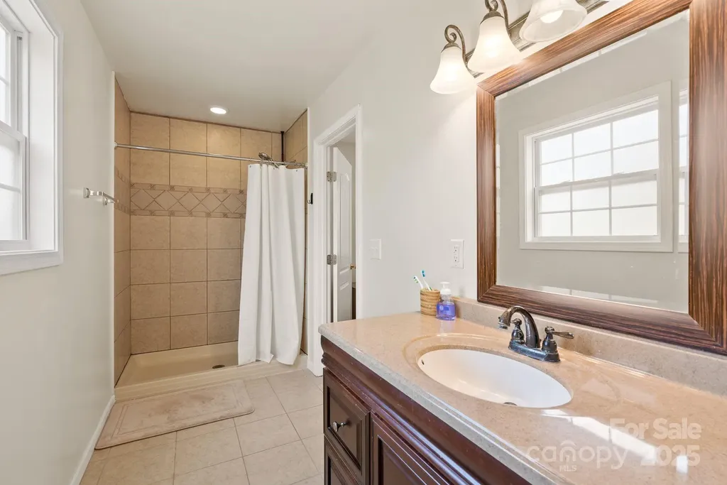 212 & 214 Portmanvilla Road Black Mountain NC 28711