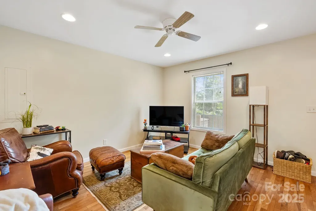 212 & 214 Portmanvilla Road Black Mountain NC 28711