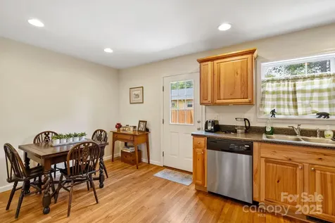 212 & 214 Portmanvilla Road Black Mountain NC 28711