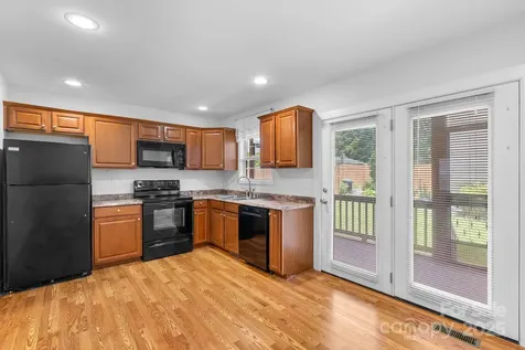 212 & 214 Portmanvilla Road Black Mountain NC 28711