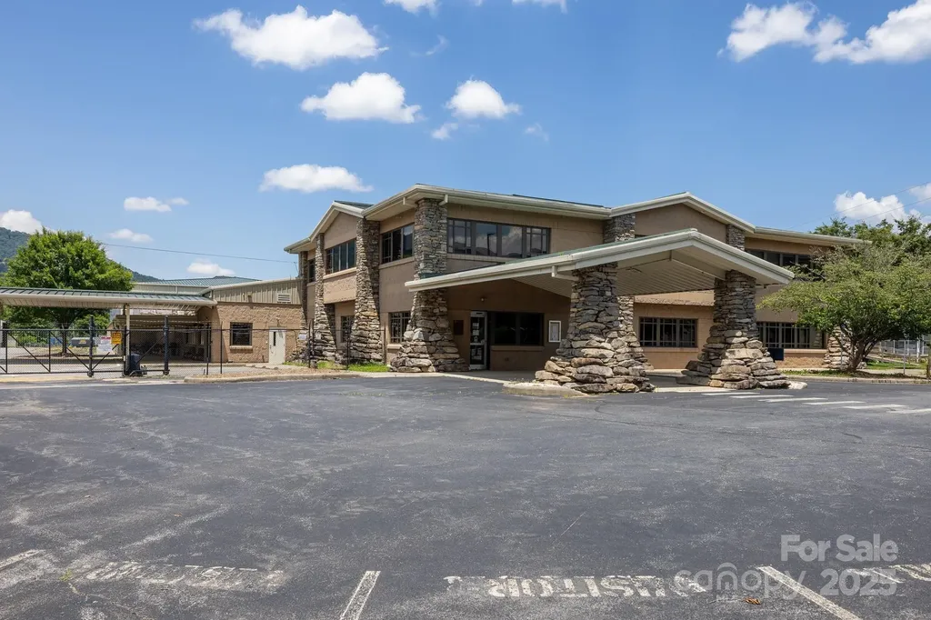 172 Riverbend Street Waynesville NC 28786