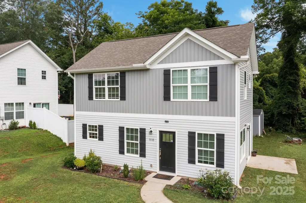 818 W Carolina Avenue Bessemer City NC 28016